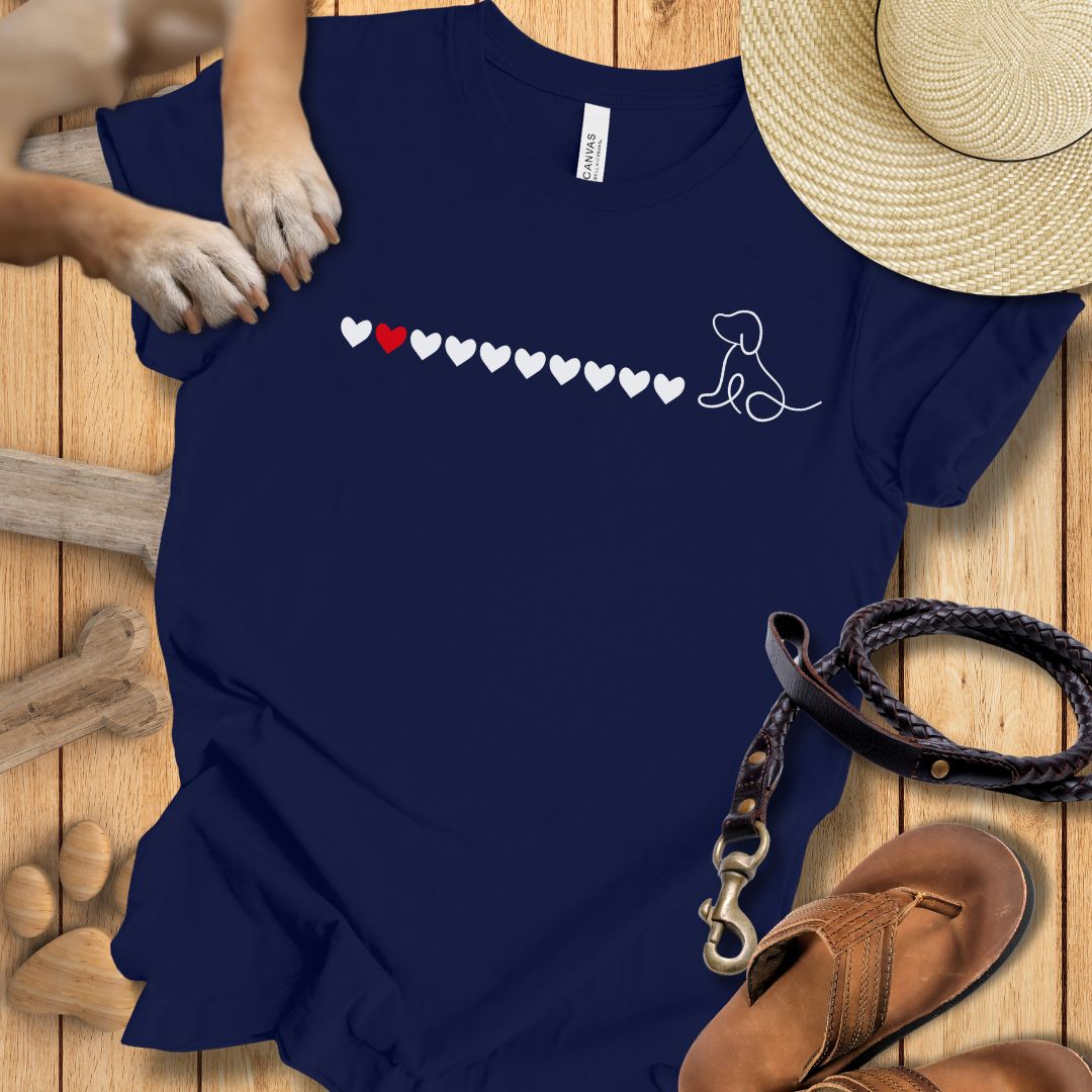 Kleiner Hund mit Herzen - T-Shirt Damen Modern fit - Weich & Leicht