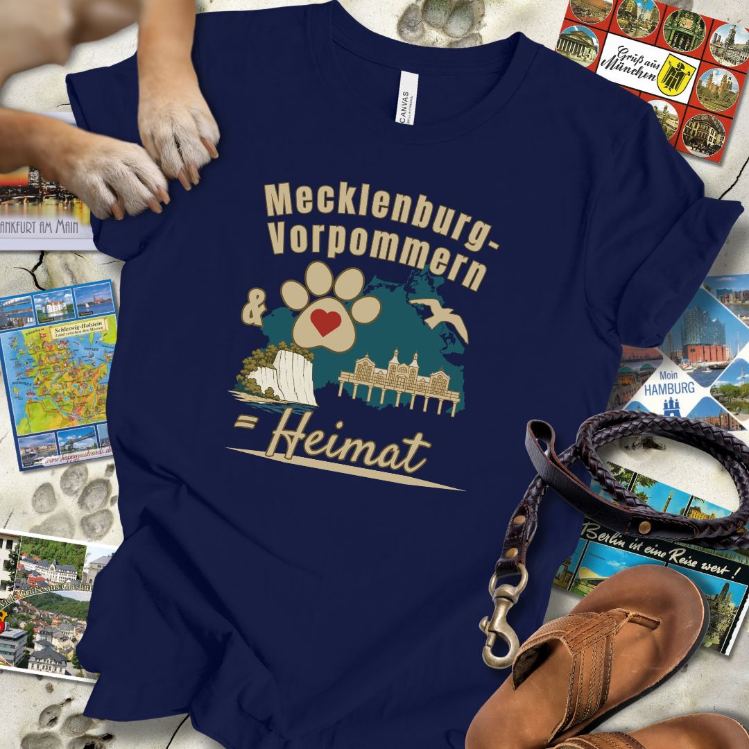 Mecklenburg-Vorpommern & Hund = Heimat - T-Shirt Unisex Modern Fit - Weich & Leicht