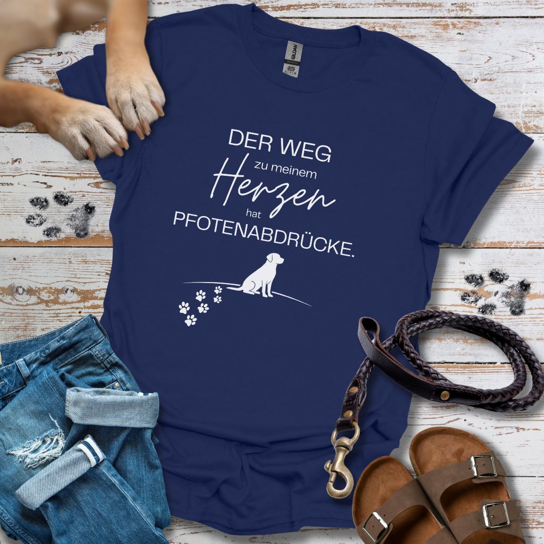 Der Weg zu meinem Herzen hat Pfotenabdrücke - T-Shirt Unisex Classic Fit - Bequemer Klassiker