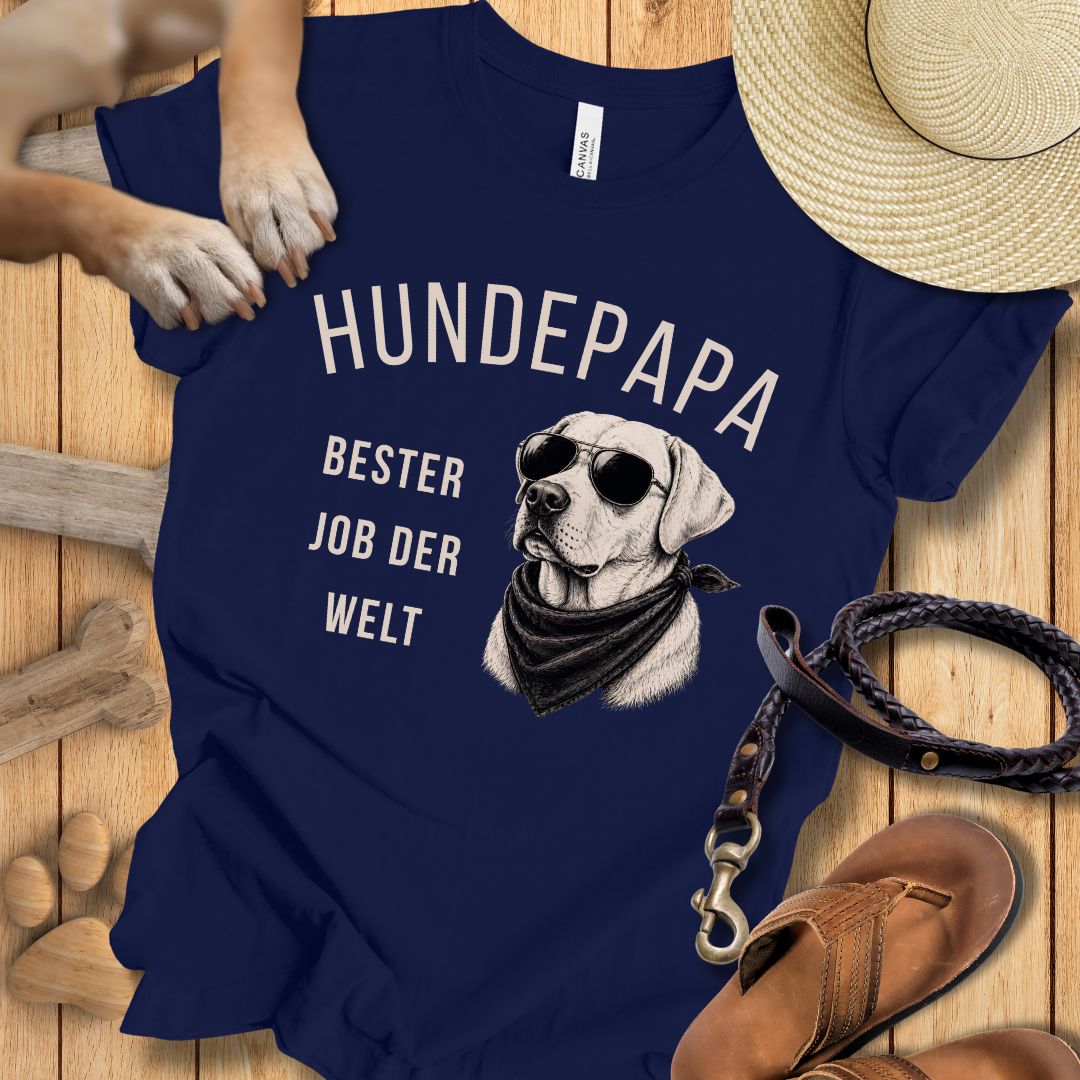 T-Shirt des Monats Mai "Bester Job der Welt: Hundepapa" - T-Shirt Unisex Modern Fit - Weich & Leicht