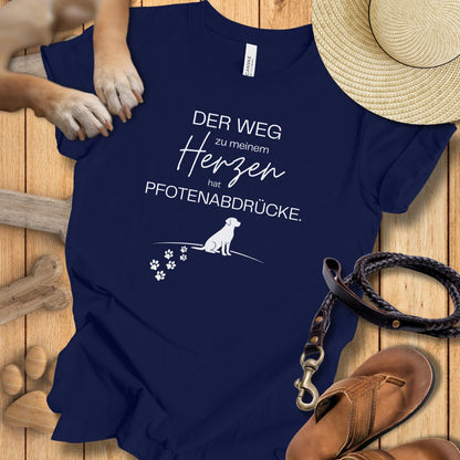 Der Weg zu meinem Herzen hat Pfotenabdrücke - T-Shirt Unisex Modern Fit - Weich & Leicht