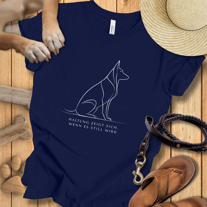Haltung zeigt sich, wenn es still wird - Schäferhund - T-Shirt Unisex Modern Fit - Weich & Leicht