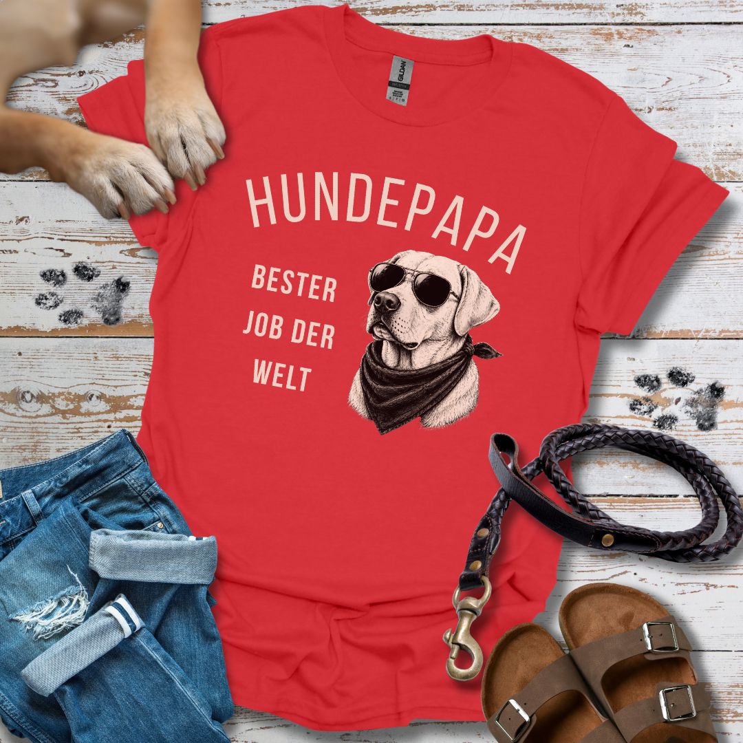T-Shirt des Monats Mai "Bester Job der Welt: Hundepapa" - T-Shirt Classic Fit - Bequemer Klassiker