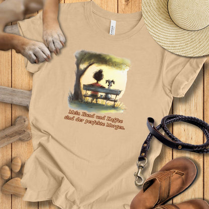 Mein Hund und Kaffee sind der perfekte Morgen - T-Shirt Unisex Modern Fit - Weich & Leicht