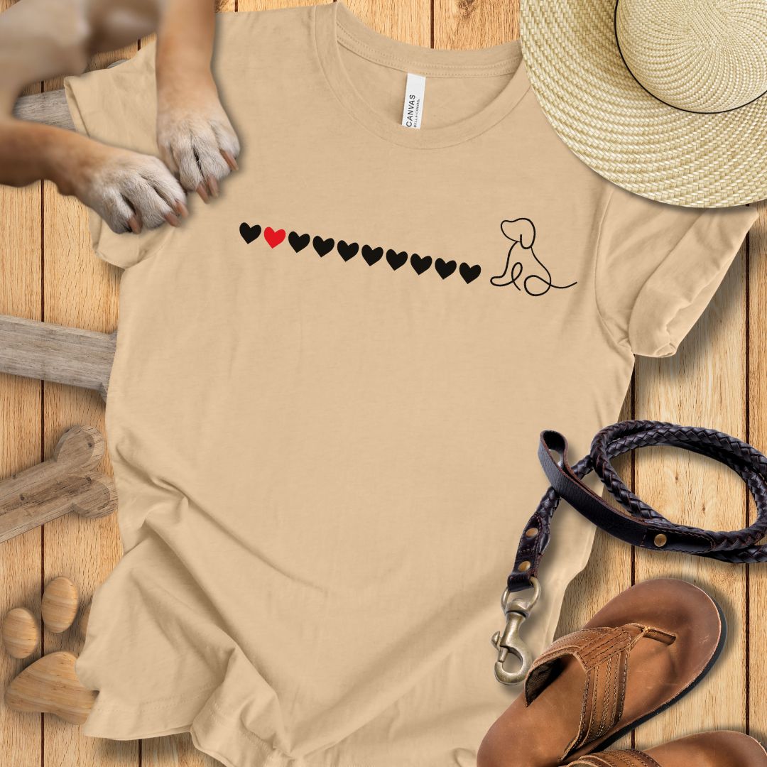 Kleiner Hund mit Herzen - T-Shirt Damen Modern fit - Weich & Leicht