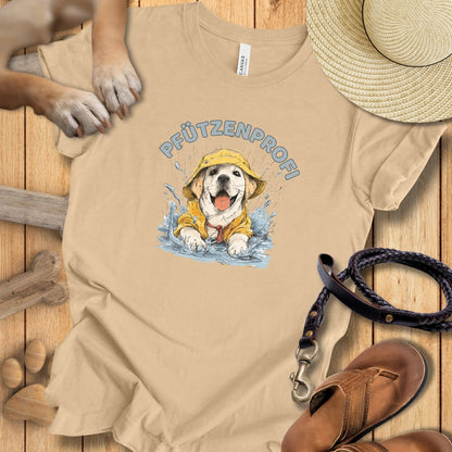 T‑Shirt des Monats November "Pfützenprofi" - T-Shirt Unisex Modern Fit - Weich & Leicht