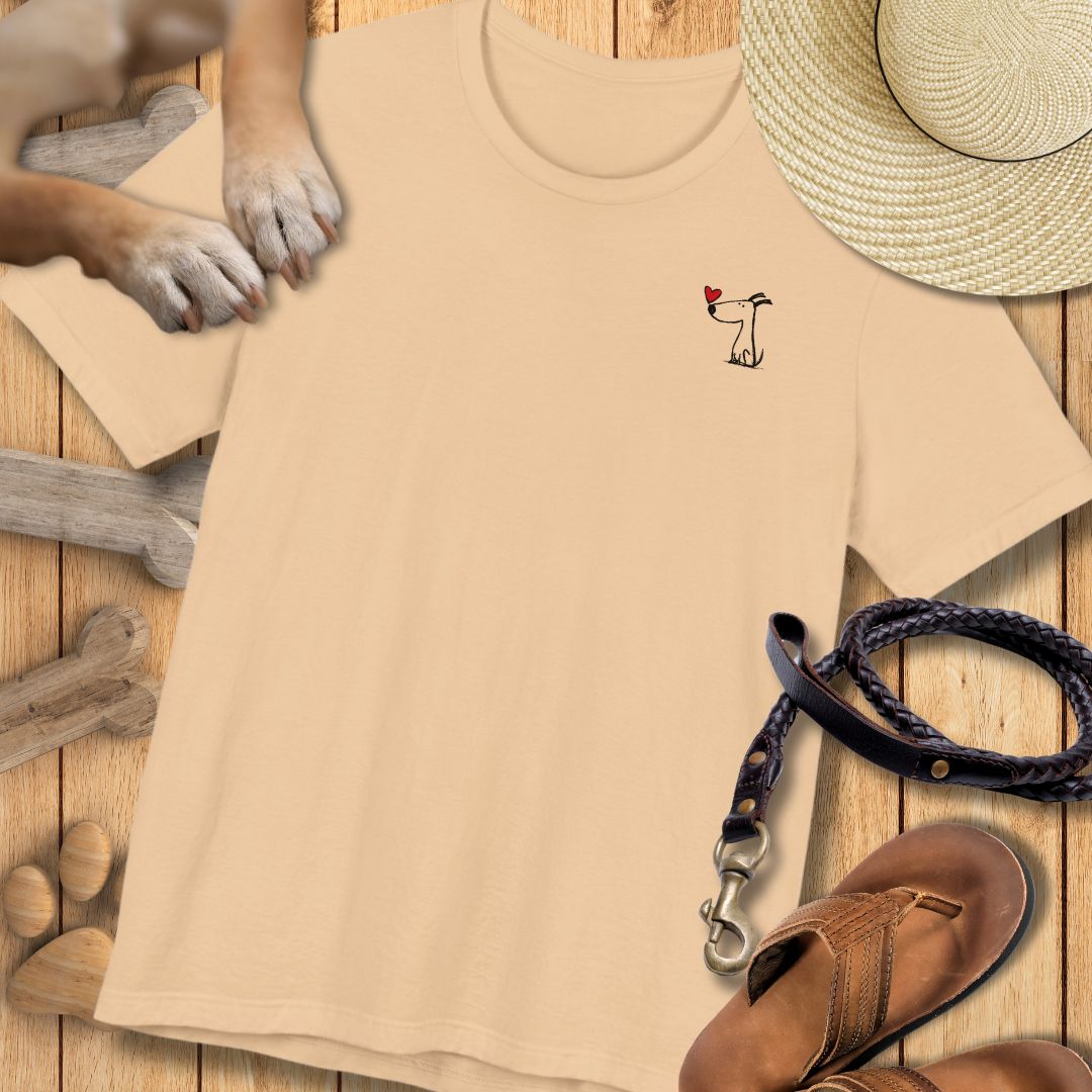 Kleiner Hund mit Herz - Vorne & Hinten - T-Shirt Unisex Modern Fit - Weich & Leicht