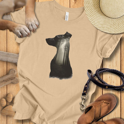 Silhouette Hund mit Wald - T-Shirt Unisex Modern Fit - Weich & Leicht