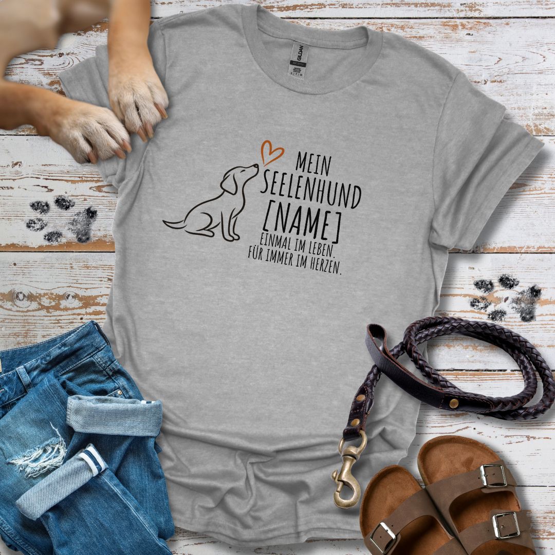 Mein Seelenhund Personalisierbar - T-Shirt Classic Fit - Bequemer Klassiker