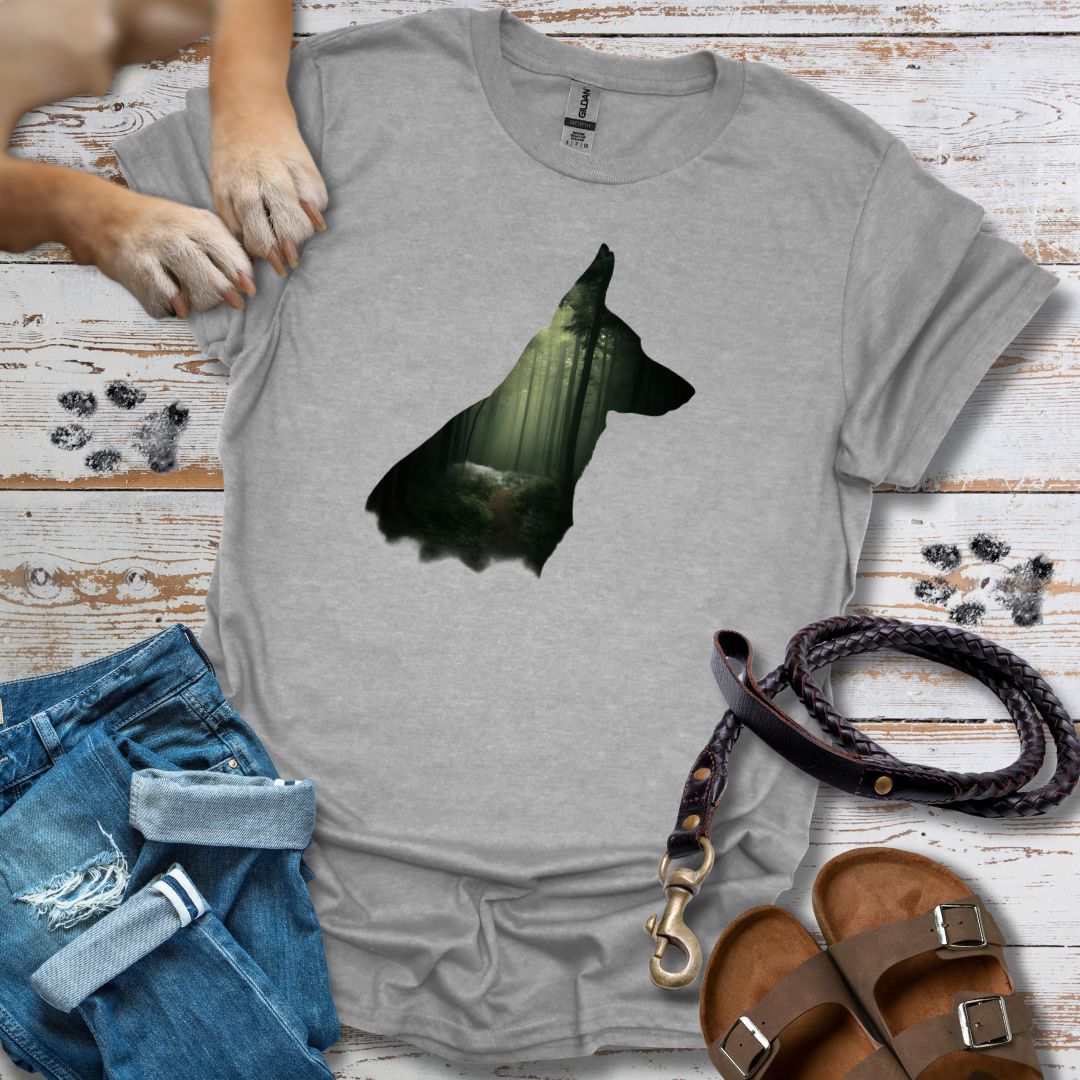 Schäferhund Silhouette mit Wald - T-Shirt Unisex Relaxed Fit