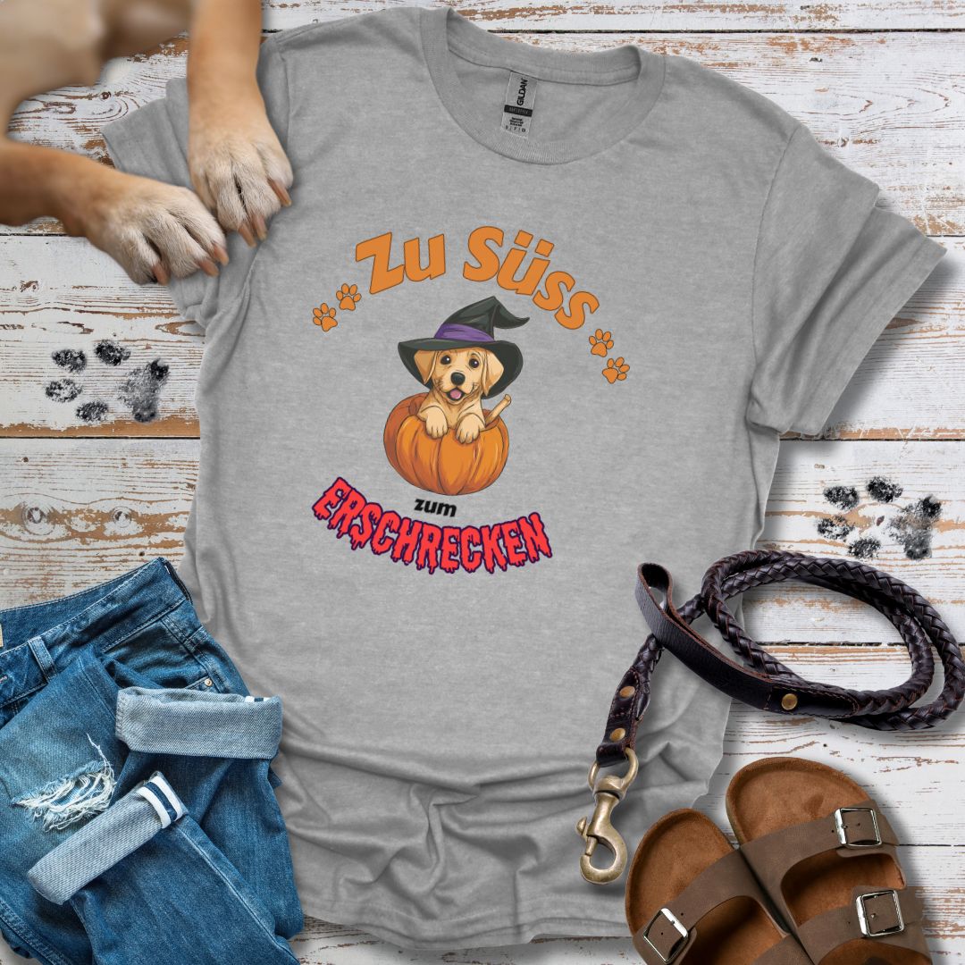 T‑Shirt des Monats Oktober "Zu Süss zum Erschrecken" - Halloween- T-Shirt Unisex Classic Fit - Bequemer Klassiker