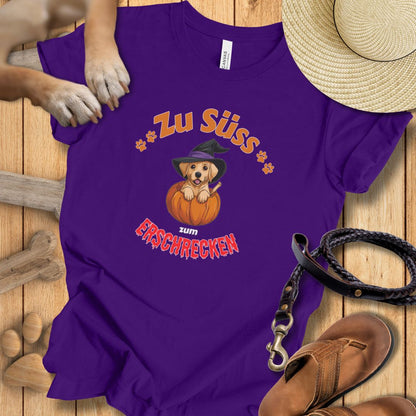 T‑Shirt des Monats Oktober "Zu Süss zum Erschrecken" - Halloween- T-Shirt Unisex Modern Fit - Weich & Leicht