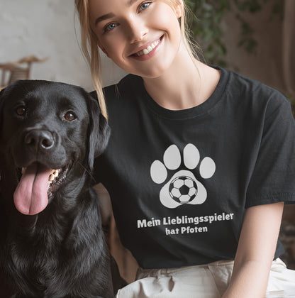 Mein Lieblingsspieler hat Pfoten - WM-Edition - T-Shirt Unisex Modern Fit - Weich & Leicht