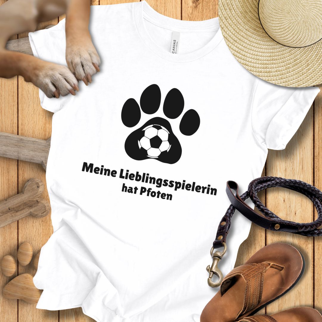 Meine Lieblingsspielerin hat Pfoten - WM-Edition - T-Shirt Unisex Modern Fit - Weich & Leicht