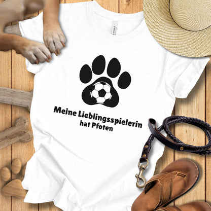Meine Lieblingsspielerin hat Pfoten - WM-Edition - T-Shirt Unisex Modern Fit - Weich & Leicht