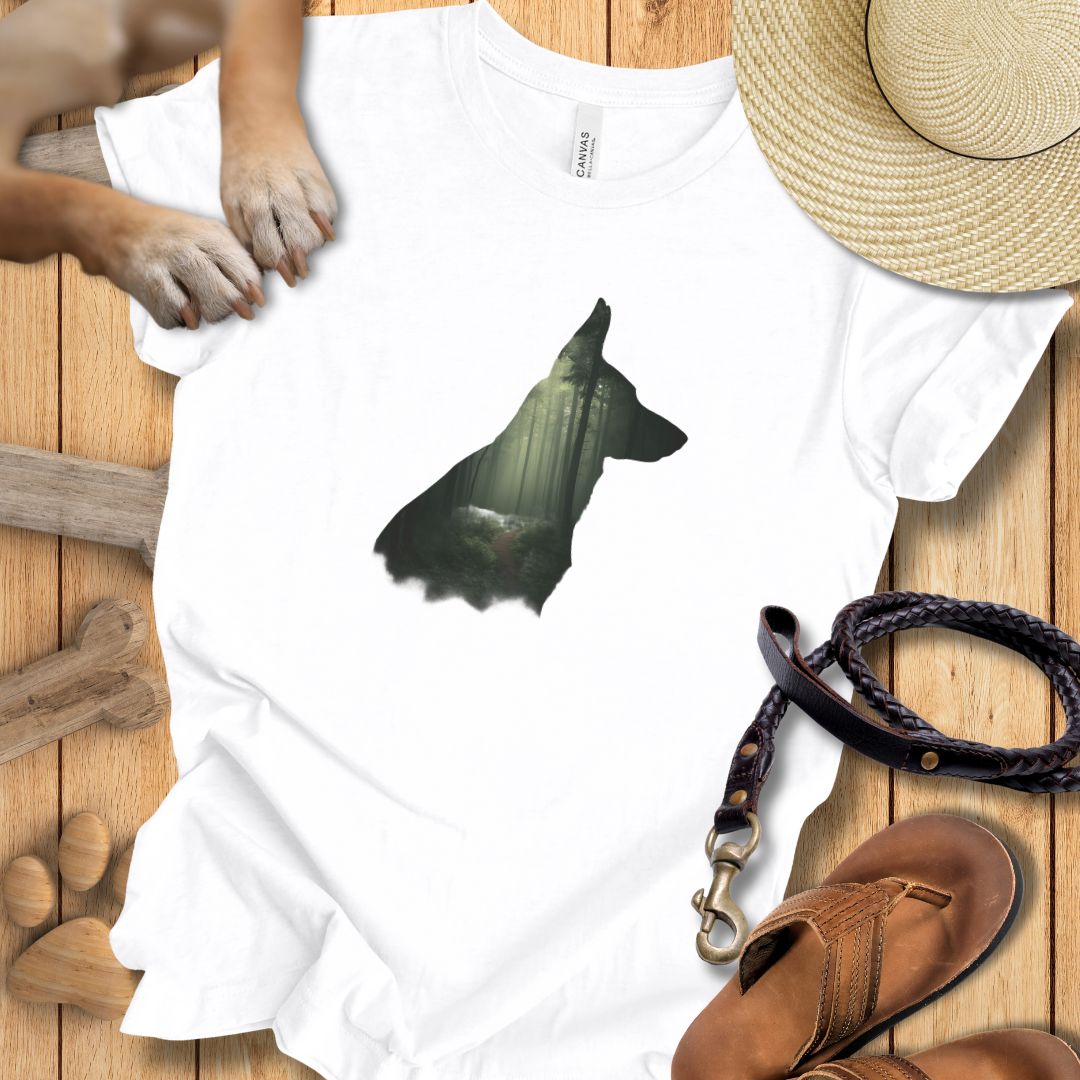 Schäferhund Silhouette mit Wald - T-Shirt Unisex Slim Fit
