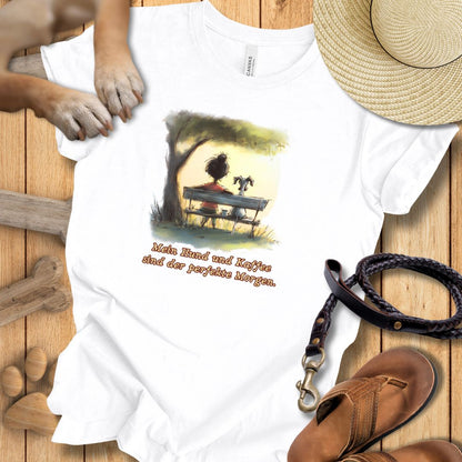 Mein Hund und Kaffee sind der perfekte Morgen - T-Shirt Unisex Modern Fit - Weich & Leicht