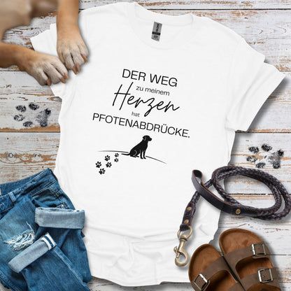 Der Weg zu meinem Herzen hat Pfotenabdrücke - T-Shirt Unisex Classic Fit - Bequemer Klassiker