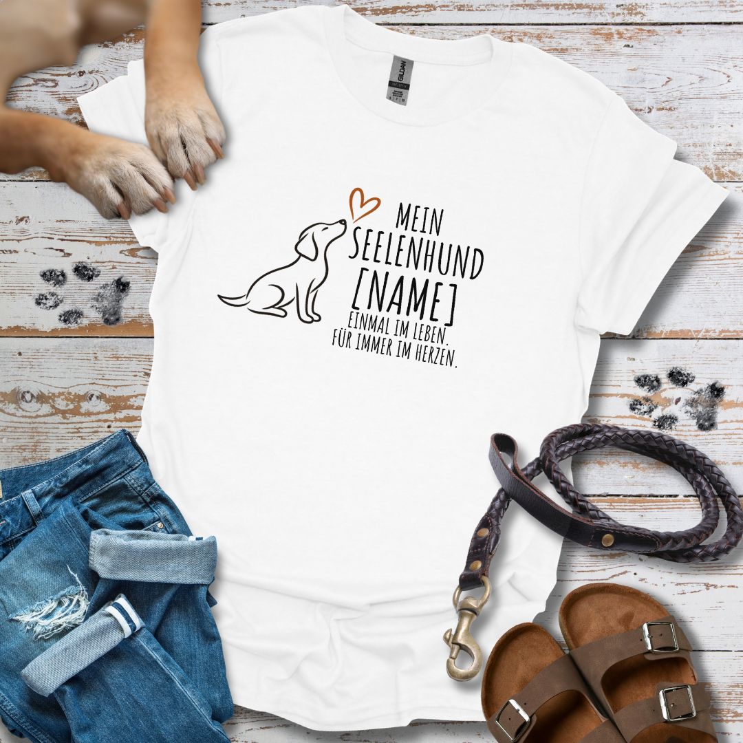 Mein Seelenhund Personalisierbar - T-Shirt Classic Fit - Bequemer Klassiker