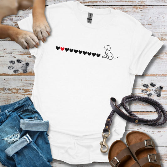 Kleiner Hund mit Herzen - T-Shirt Damen Classic Fit - Bequemer Klassiker